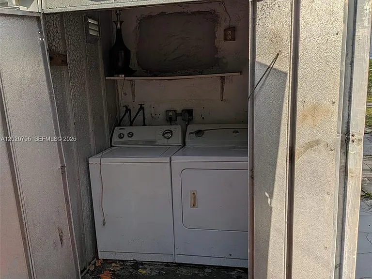 6425 SW 22nd St — Photo 9