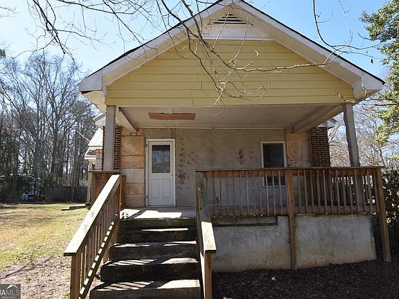 2nd image of 255 Woodlawn Ave