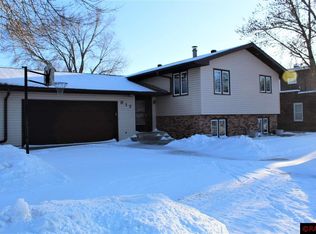 817 12th St N, New Ulm, MN 56073