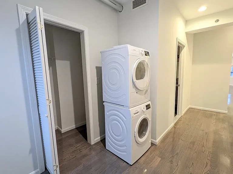1405 Beacon St #1 — Photo 11