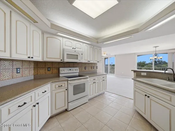 820 Del Rio Way APT 301, Merritt Island, FL 32953