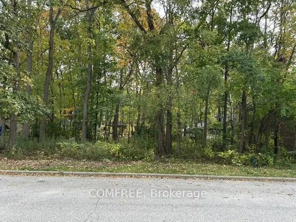 2215 Edgemore Ave, Lasalle, ON N9H 2K2