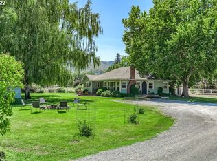 3437 Rogue River Hwy, Gold Hill, OR 97525