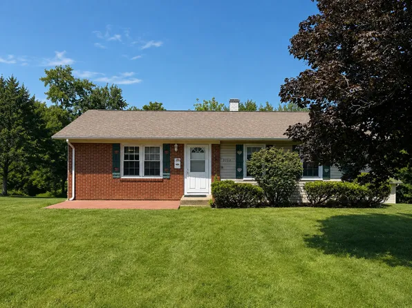 3038 Everglade Ave, Woodridge, IL 60517
