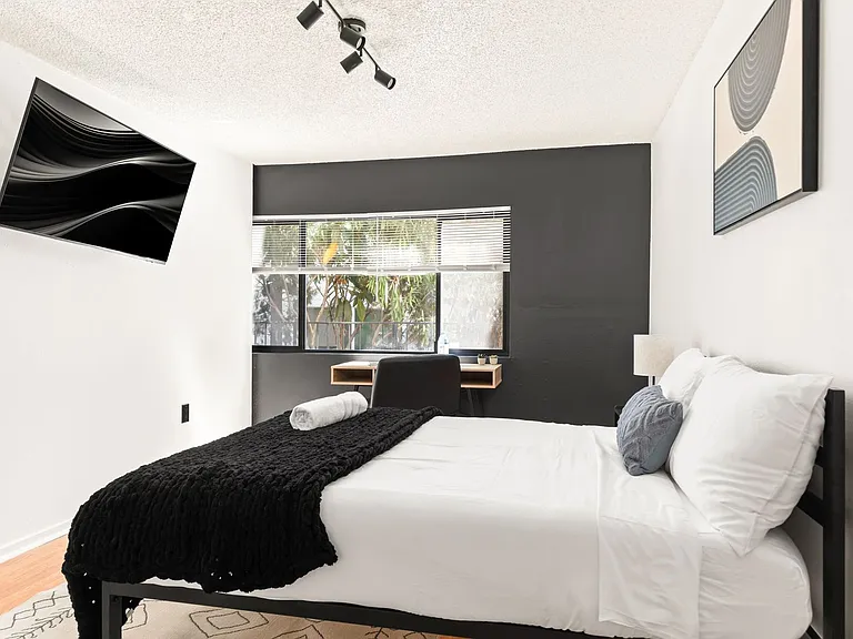 1823 Pelham Ave #2 — Photo 16