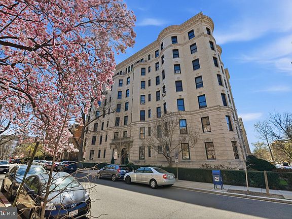 2nd image of 2220 20th St NW APT 33