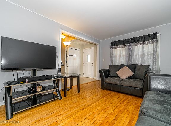 5th image of 1324 S 57th Ave