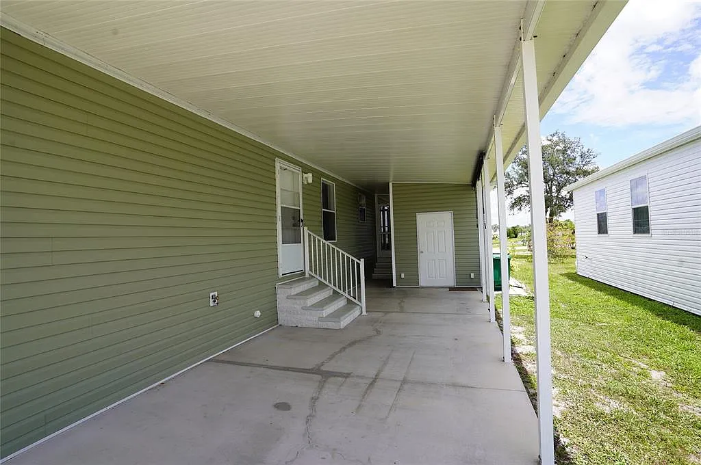 3 bed, 2.0 bath, 1404 sqft, $1,900 — Photo 3