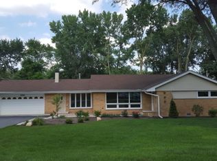 8300 W Kimber Ln, Palos Park, IL 60464
