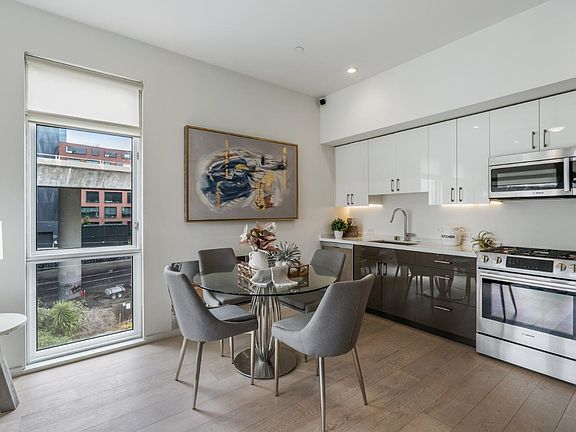 5th image of 1001 17th St #304