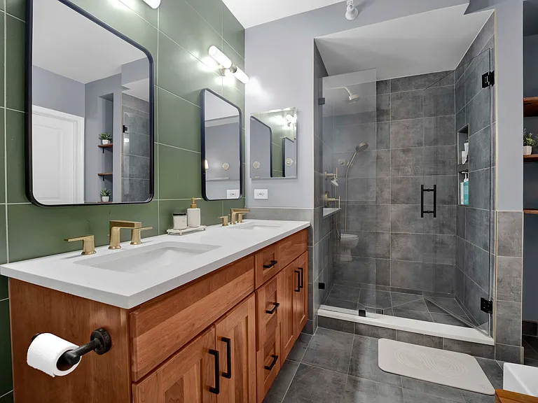 630 N State St #2208 — Photo 27