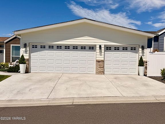 3rd image of 200 Bridle Way #177