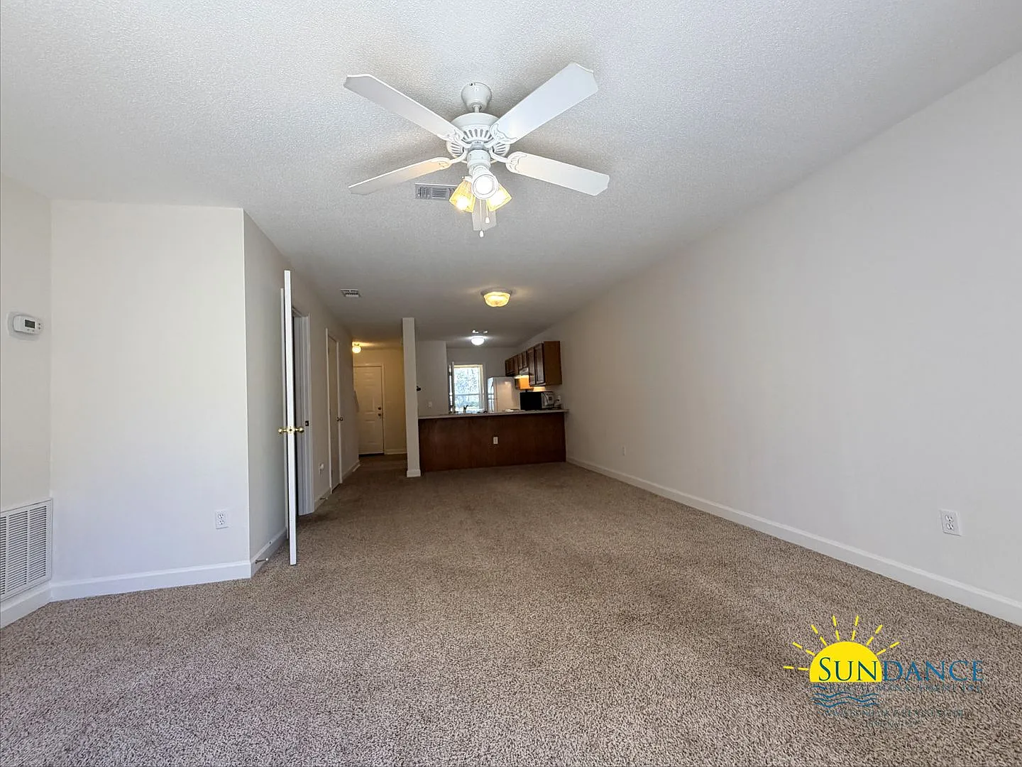 2 Bedroom 2.5 Bath Townhome Centrally Located in Fort Walton Beach! — Photo 2
