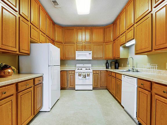5th image of 6096 Bayou Woods Dr