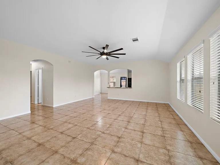 114 Mustang Stampede Dr — Photo 5
