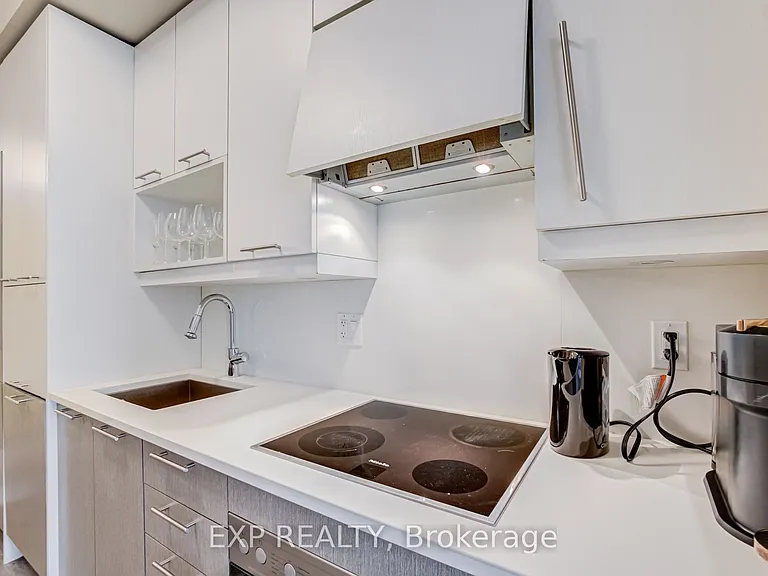 199 Richmond St W #303 — Photo 15