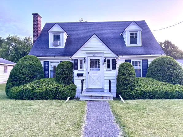 209 Corinth St, North Adams, MA 01247