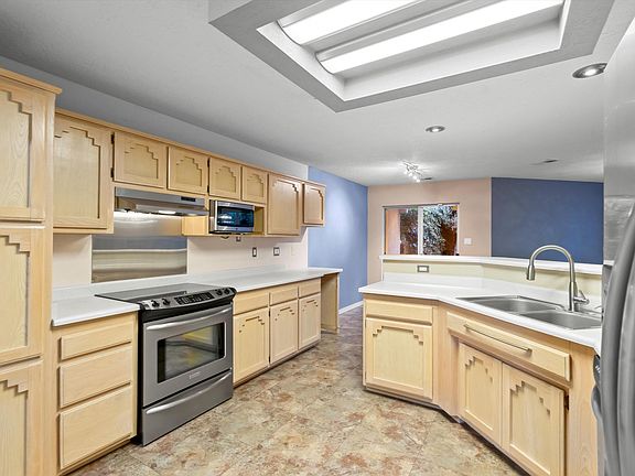 5th image of 6312 Canterbury NE