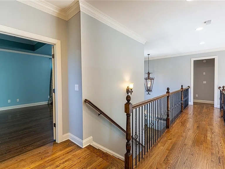 2360 Manor Creek Ct — Photo 30