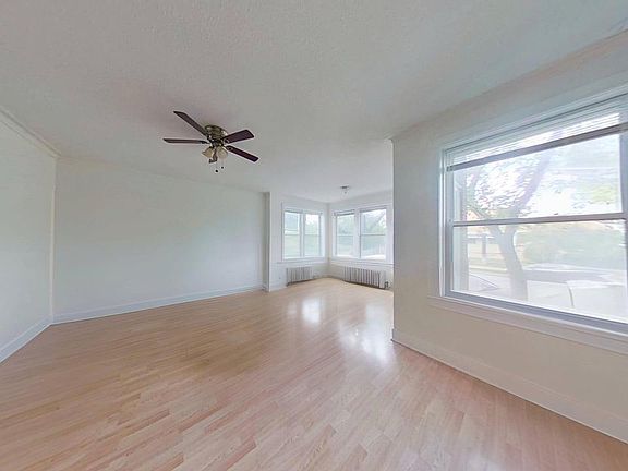 5th image of 2429 W Touhy Ave #1W