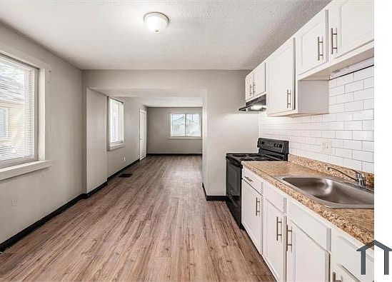 5th image of 1052 Loretta Ave