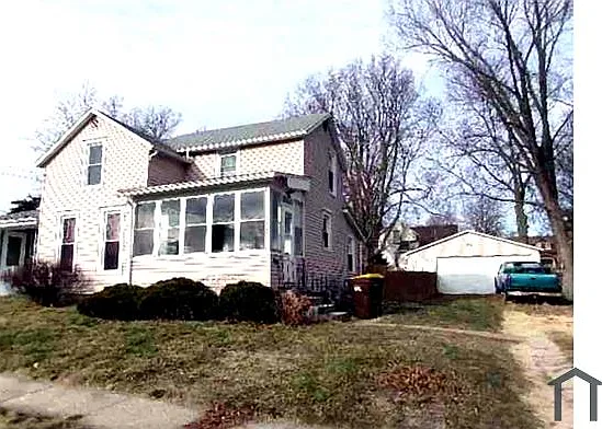 726 W Chestnut St #1 — Photo 1