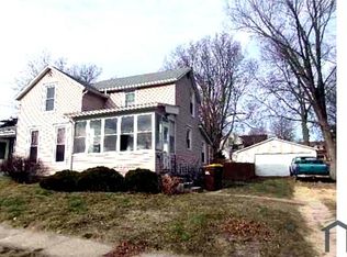 726 W Chestnut St #1, Freeport, IL 61032
