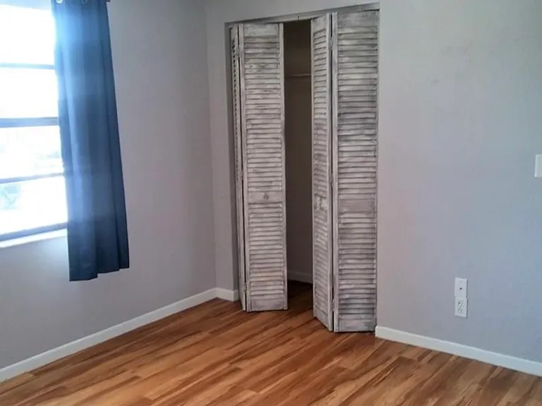 101 Lake Ave NE #204 — Photo 3