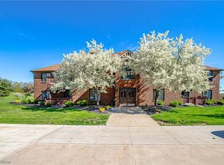 8609 Scenicview Dr #N-104, Broadview Heights, OH 44147