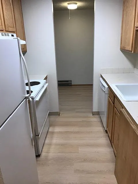 2318 Yale Ave E — Photo 3