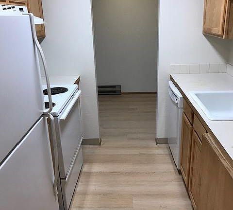 3rd image of 2318 Yale Ave E APT 10