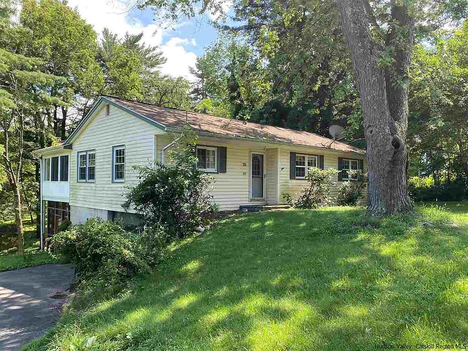 1st image of 20 Robin Ln