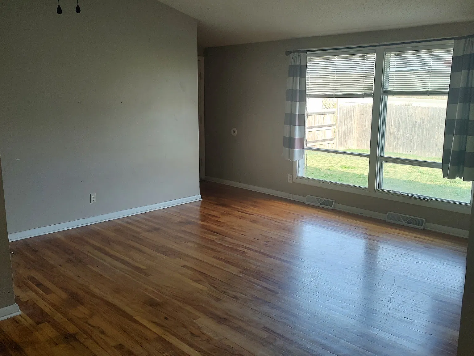 3 bed, 1.5 bath, 1205 sqft, $1,475 — Photo 4