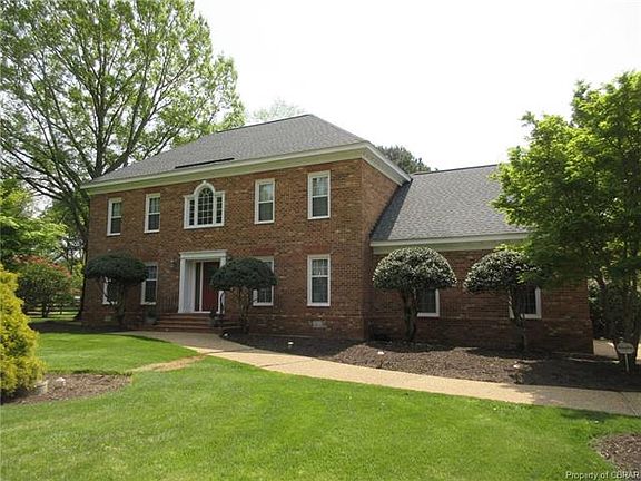 2nd image of 3302 Derby Ln