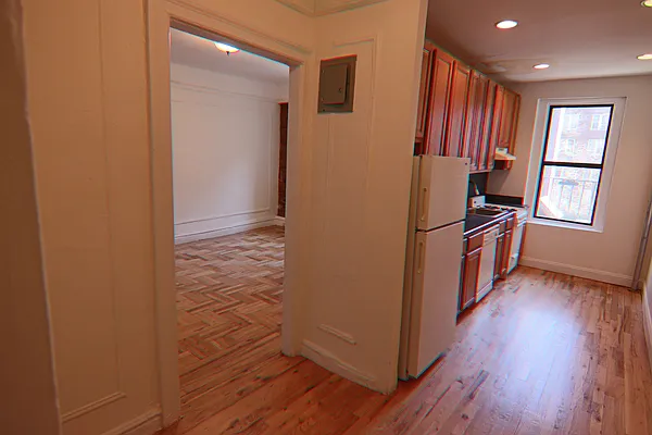 Rented by PMG Real Estate  | media 13