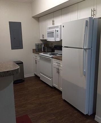 5th image of 200 SW 117th Ter APT 101