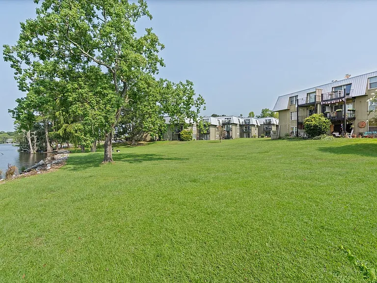 119 Riverbend Dr — Photo 19