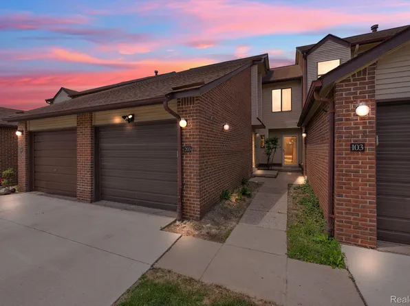 6689 Ridgefield Cir APT 203, West Bloomfield, MI 48322