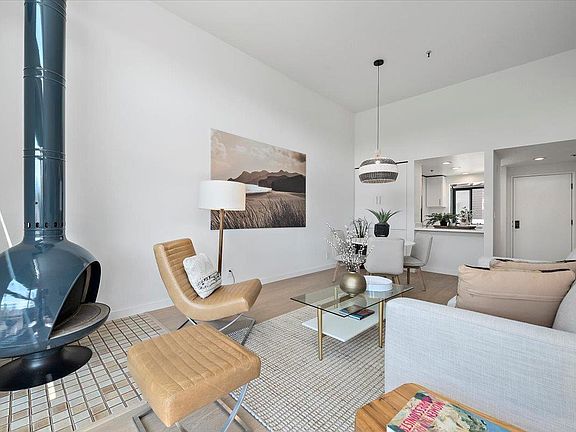 3rd image of 4250 El Camino Real APT D334