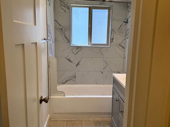5th image of 632 Berrydale Ave #6