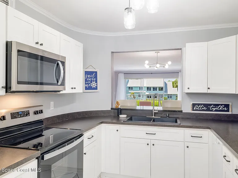 6124 River Run Dr #B — Photo 9