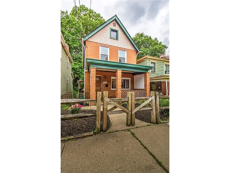 679 Shade Ave photo 1
