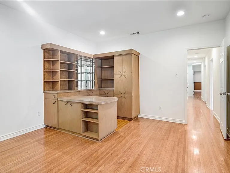 156 S Edinburgh Ave — Photo 27