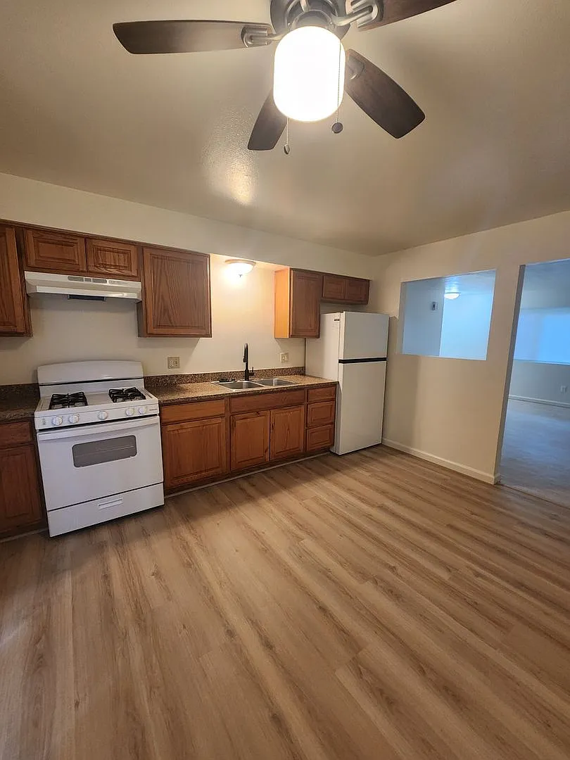 L74900 — Photo 2