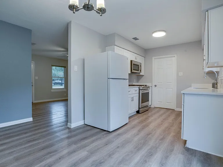 600 Bramble Dr — Photo 6