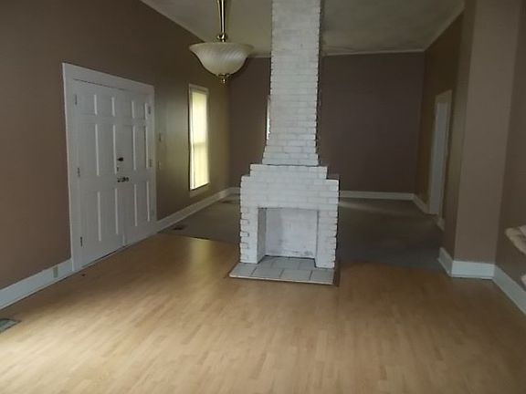 3rd image of 317 Peachtree St