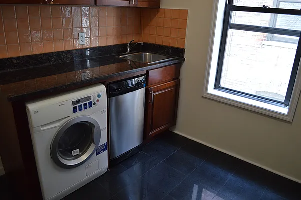 Rented by CoSo Apartments | media 33