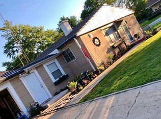 303 E Clare Ave, Pittsfield, IL 62363