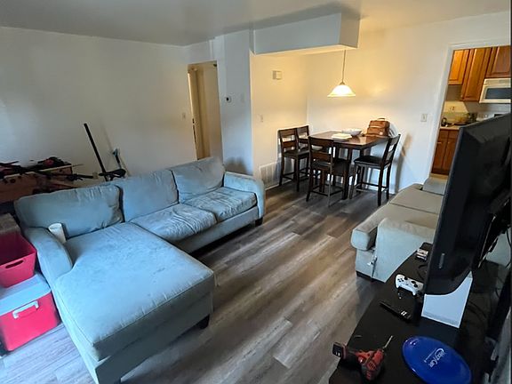 3rd image of 311 Loudon Rd APT 311