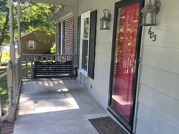 3rd image of 603 Linden Pl